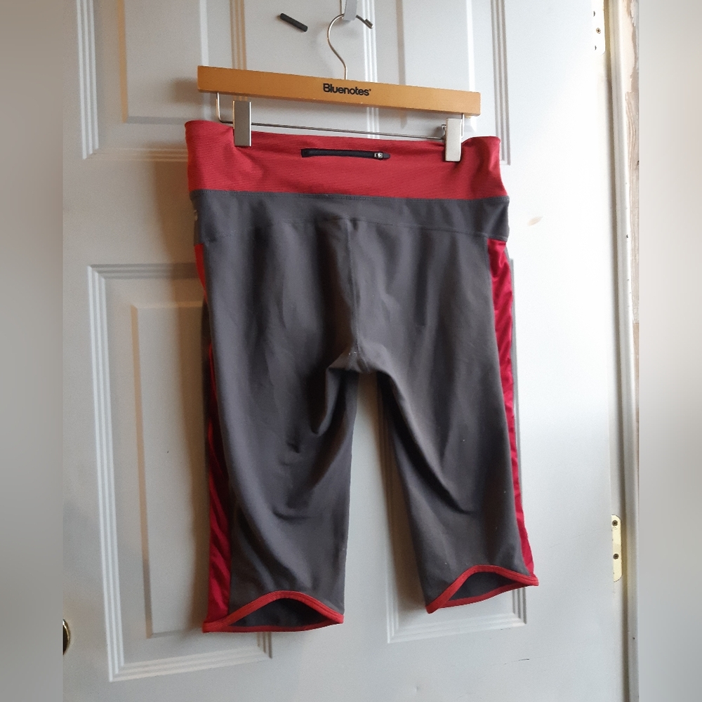 Fabletics Capris - Picture 10 of 10